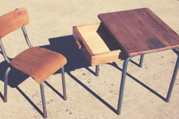 Relooker un bureau d’écolier vintage